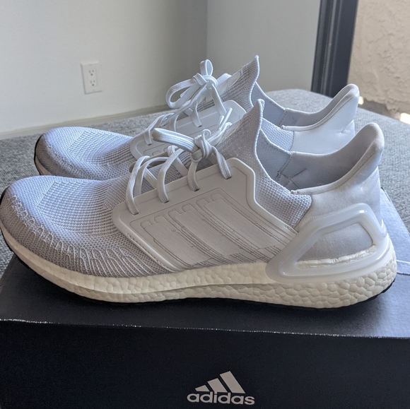 Adidas Ultraboost triple white men's size 13 - Picture 3 of 9